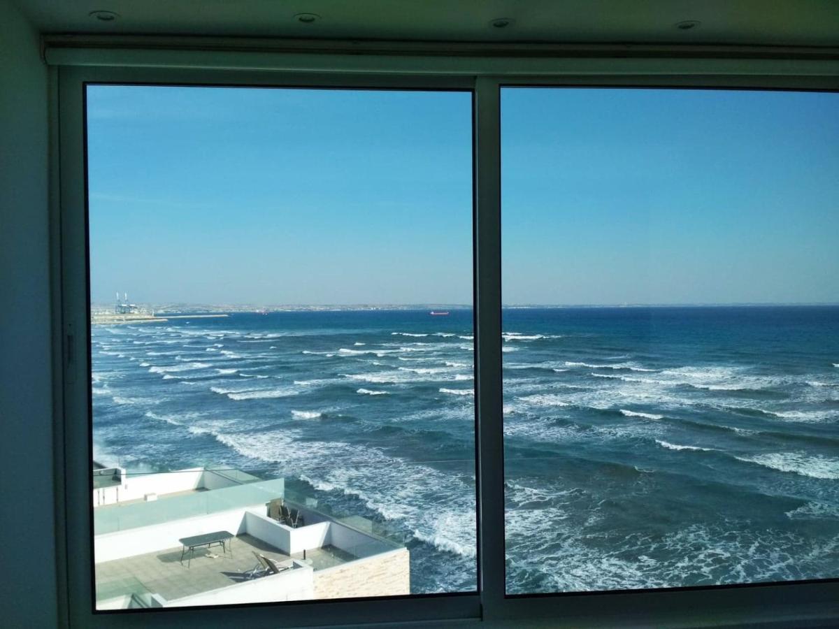 לרנקה Luxury Penthouse 1Br-Seafront-Seasonal Pool-Central מראה חיצוני תמונה